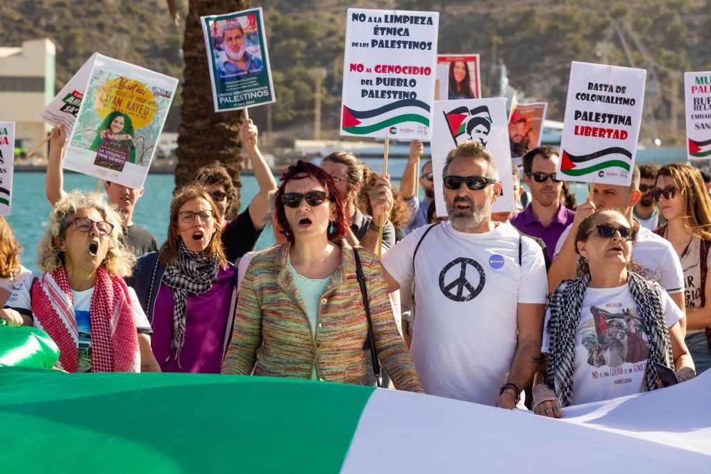 Protesta en Cartagena (Murcia) por entrada del carguero Borkum